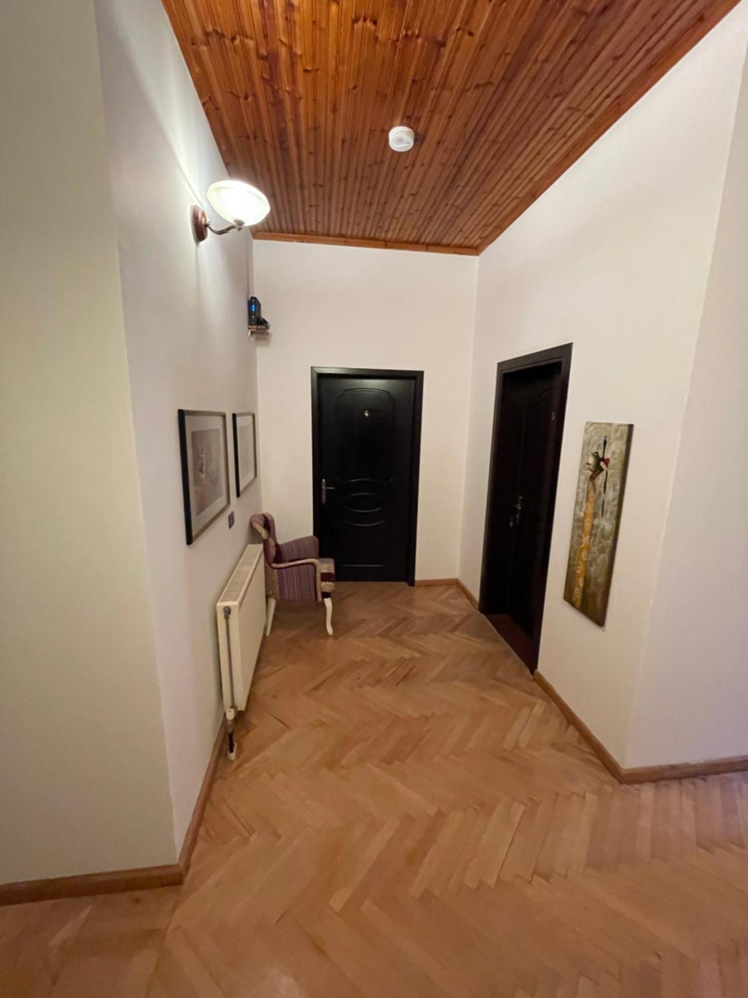 Vila At Μπεράτ Εξωτερικό φωτογραφία